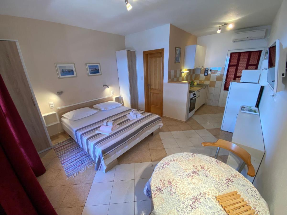 Apartments Bala Иван-Долац Экстерьер фото